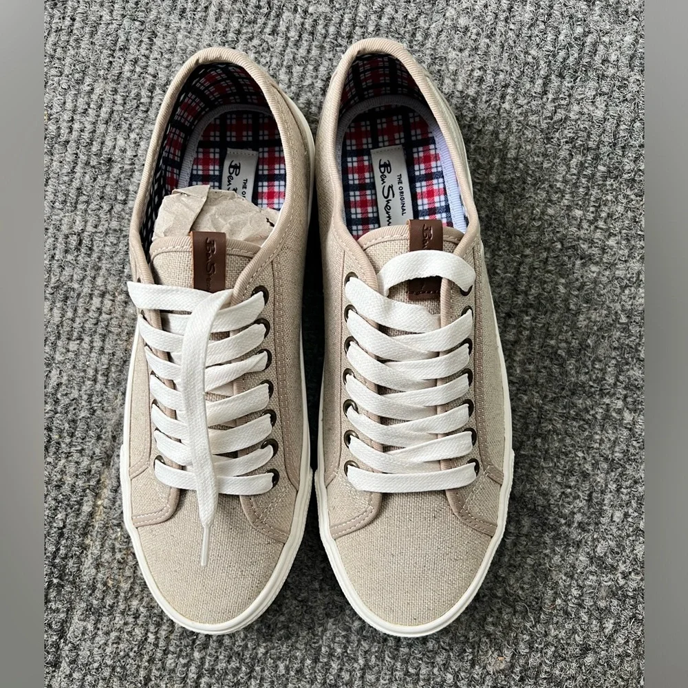 Ben Sherman NWT size 8 men’s/unisex low shoes,sneakers or boat shoes. Tie up.